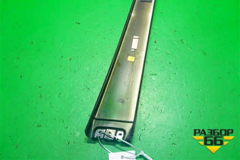 Накладка стойки (центральной правой) для Volkswagen Touareg c 2002-2010г (Туарег)