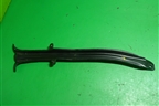 Кронштейн (под капотом левый) (A2076280524) для Mercedes Benz E-Klass C207 (купе) с 2009г (Е Купе)