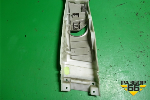 Обшивка стойки центральная верхняя правая (6241105030) для Toyota Avensis с 2003-2009г