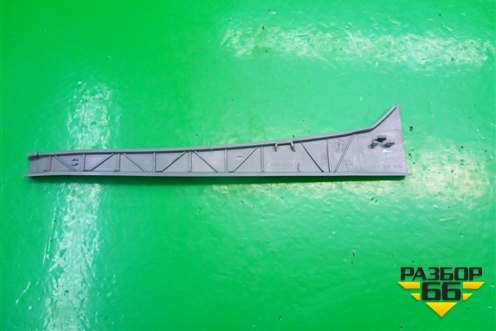 Накладка на торпедо (правая вертикальная) (7L0868240) для Volkswagen Touareg c 2002-2010г (Туарег)