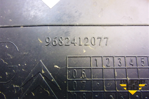 Накладка внутренняя (центральной консоли левая) (9682412077) для Citroen C5 с 2008г (С5)