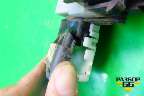 Замок двери задней левой (6 контактов) для Citroen C5 с 2008г (С5)