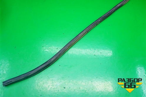 Уплотнитель капота (на решётку стеклоочист.) для Citroen C5 с 2008г (С5)