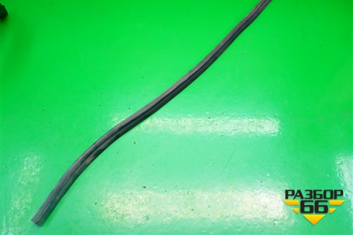 Уплотнитель капота (на решётку стеклоочист.) для Citroen C5 с 2008г (С5)