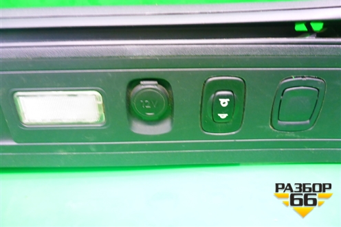 Держатель задней полки правый (9682033277) для Citroen C5 с 2008г (С5)