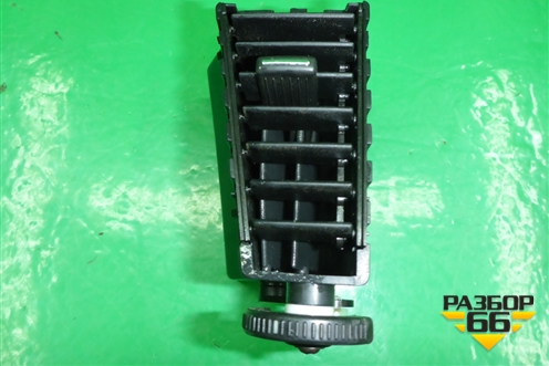 Дефлектор воздушный центральный (левый) (M115305191) для Chery M-11 с 2010-2015г