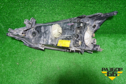 Фара правая (ксенон без блока и лампы) (8301B198) для Mitsubishi Grandis с 2004г