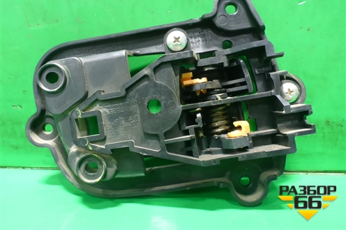 Ручка внутренняя двери задней левой (MN10535) для Mitsubishi Grandis с 2004г