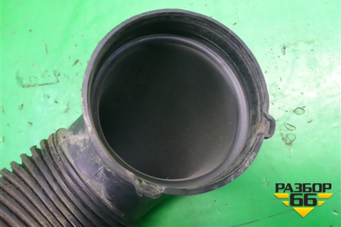 Патрубок воздушного фильтра (1.8л 218XER) (315875880) для Opel Astra H с 2004-2015г