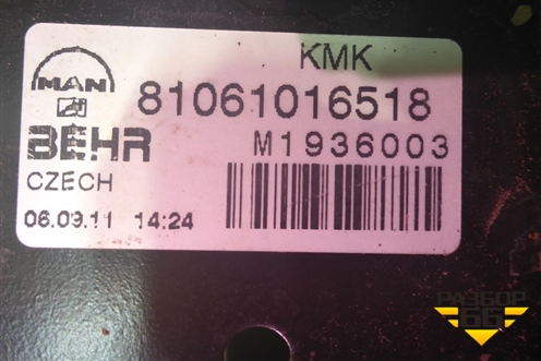 Кронштейн радиатора правый  (81061016518) для MAN  TGS с 2007г