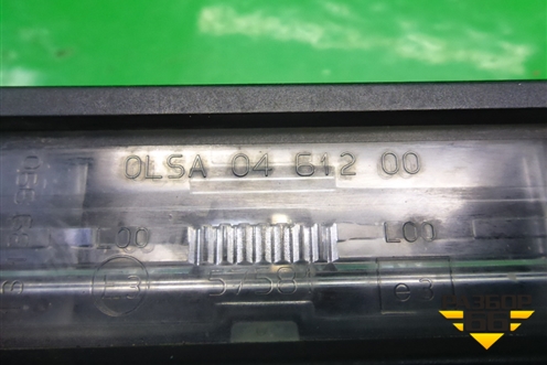 Фонарь подсветки номера (хетчбэк) (13139990) для Opel Astra H с 2004-2015г