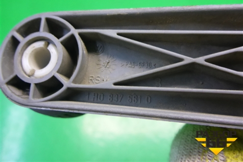 Ручка стеклоподъёмника (1H0837581D) для Skoda Octavia (А4) с 1997-2011г