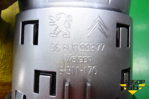 Дефлектор воздушный (9680899377) для Peugeot Partner Tepee с 2008г (Партнер Типпи)