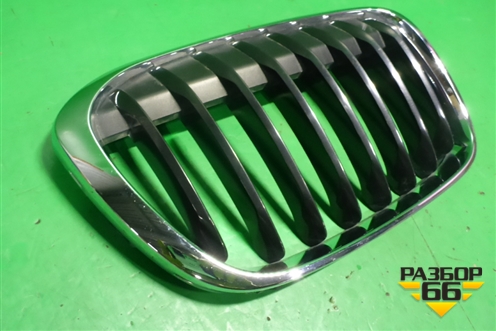 Решетка радиатора правая (51712407732) ( 7383364) для BMW X1 F48 с 2014г (Х1 Ф48)