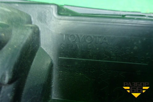 Фонарь в задний бампер правый (814800K010) для Toyota Fortuner с 2016г