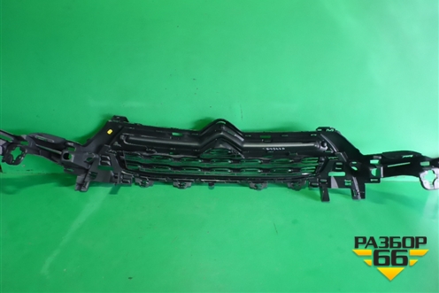 Решетка радиатора (новая) (DS4с2011г) для Citroen DS4 с 2011г (ДС 4) (DS4С2011Г)