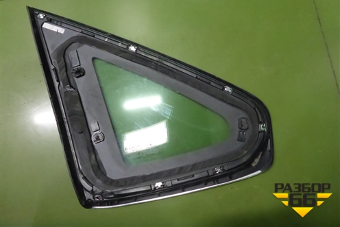 Стекло глухое правое (31689019) для Volvo S90 с 2016г (C90)