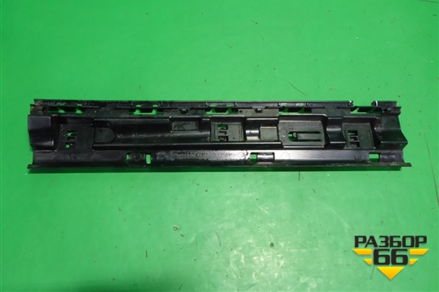 Кронштейн (накладки на порог левый) (51777332329) для BMW X1 F48 с 2014г (Х1 Ф48)