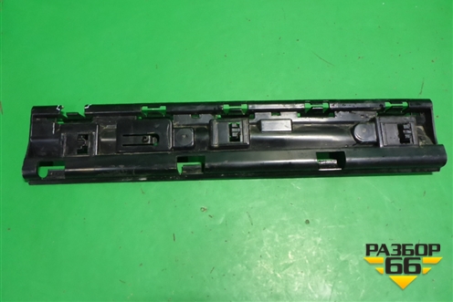 Кронштейн (накладки на порог левый) (51777332329) для BMW X1 F48 с 2014г (Х1 Ф48)