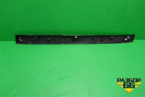 Накладка двери передней левой (51137352091) для BMW X1 F48 с 2014г (Х1 Ф48)