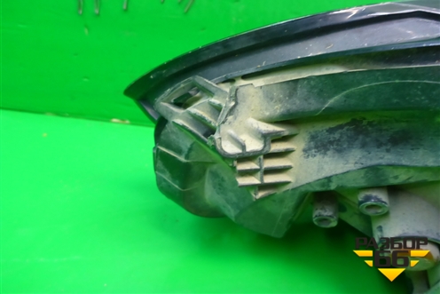 Указатель поворота правый (после 2013г с блоком) (68157104AO) для Jeep Grand Cherokee с 2010г