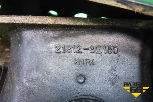 Опора двигателя (2.4л G4JS) (218123E150) для Kia Sorento I с 2002-2011г