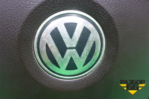 Подушка безопасности в рулевое колесо (коричневая кожа) (7L6880201) для Volkswagen Touareg c 2002-2010г