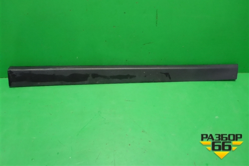 Накладка двери передней правой (51137352092) для BMW X1 F48 с 2014г (Х1 Ф48)