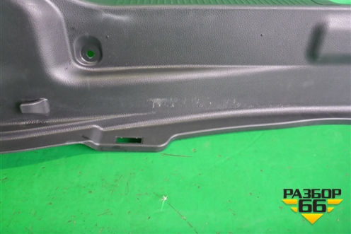 Обшивка багажника на заднюю панель (5838733140) для Toyota Camry V70 с 2017г