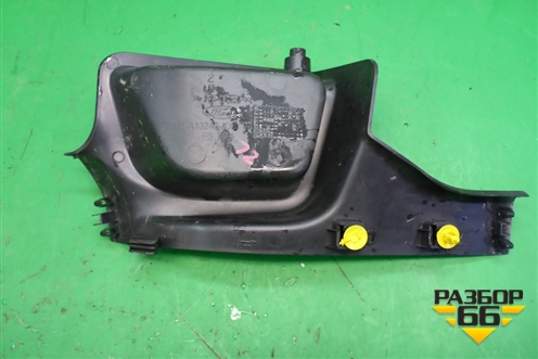 Накладка порога внутренняя заднего левого (хетчбэк) (BM51A13245A) для Ford Focus 3 с 2011г