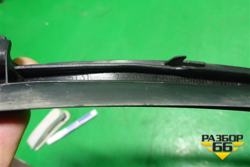 Молдинг лобового стекла левый (51317350609) для BMW X1 F48 с 2014г (Х1 Ф48)