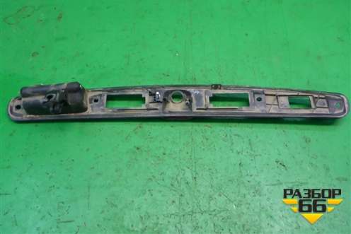 Накладка двери багажника (на подсветку номера) (05178321AG) для Dodge Journey с 2009г
