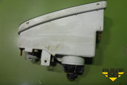 Фара противотуманная правая (8103060051) для Lexus LX-470 с 1998-2007г