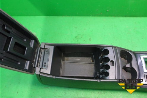 Подлокотник (1057250XDVAB) для Dodge Magnum с 2003-2008г