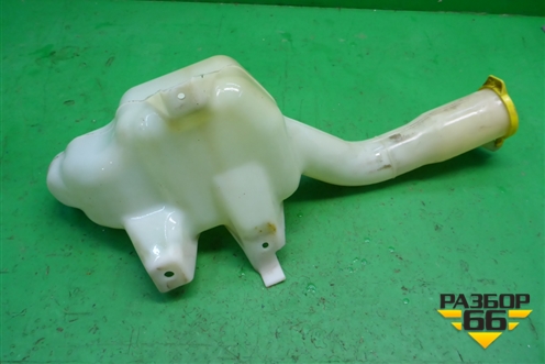 Бачок омывателя лобового стекла (04805737AA) для Dodge Magnum с 2003-2008г