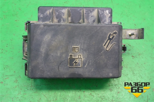 Блок предохранителей подкапотный (P04692026AB) для Dodge Magnum с 2003-2008г