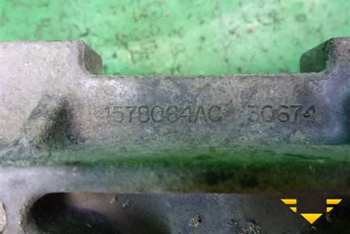 Опора КПП (АКПП) (1578064AC) для Dodge Magnum с 2003-2008г