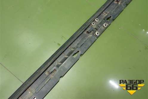 Накладка на порог наружная правая (EG2151PK1) для Mazda CX 7 с 2006-2012г