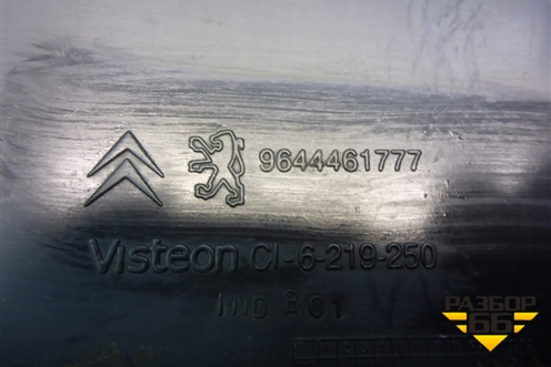 Накладка на торпедо (левая) (9644461777) для Peugeot Partner с 2002-2010г (Партнер)
