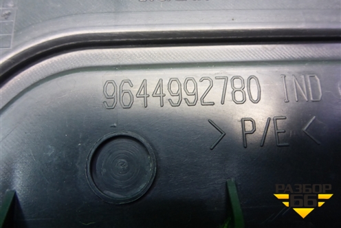 Дефлектор радиатора левый (9644992780) для Peugeot Partner с 2002-2010г (Партнер)