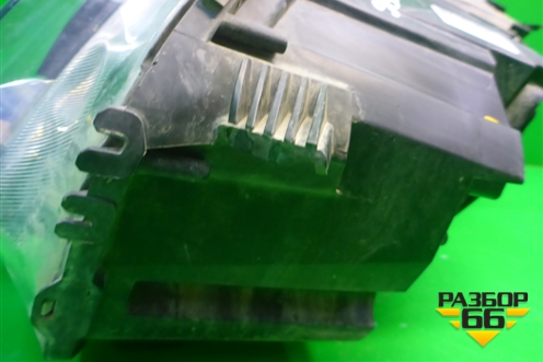 Фара правая (галоген) (9808567680) для Citroen Jumpy с 2016г (Джампи)