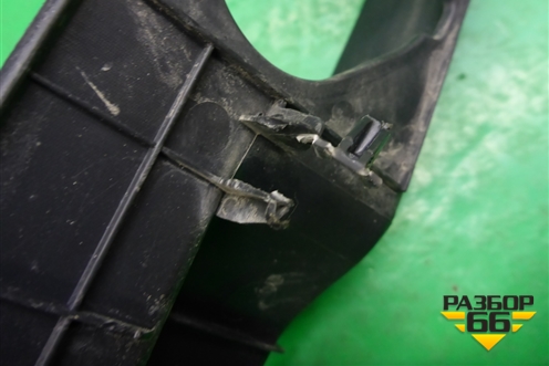 Накладка порога внутренняя переднего левого (в проём) (6791244060) для Toyota Isis c 2004-2018г (Исис)