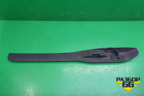 Накладка порога внутренняя переднего левого (в проём) (6791244060) для Toyota Isis c 2004-2018г (Исис)