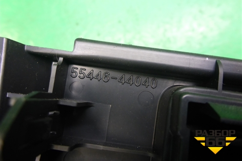 Накладка на торпедо (5544644040) для Toyota Isis c 2004-2018г