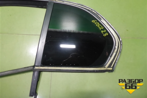 Стекло двери задней левой форточка (3T5845209) для Skoda Superb с 2008-2015г