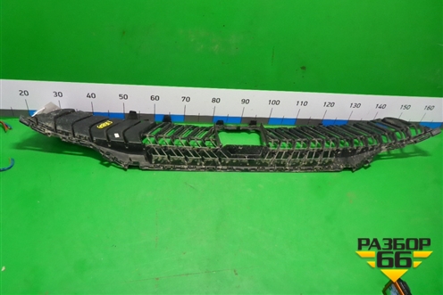 Решетка в передний бампер центральная (после 2022г) (9843208980) для Citroen C5 Aircross с 2018г (С5 Эйркросс)