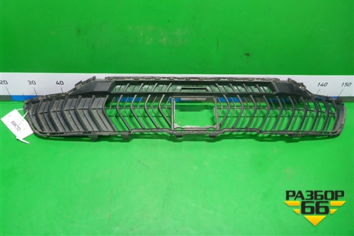 Решетка в передний бампер центральная (после 2022г) (9843208980) для Citroen C5 Aircross с 2018г (С5 Эйркросс)