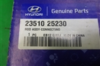 Шатун (новый) (2351025230) для Kia Sorento II с 2009-2021г
