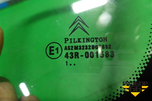 Стекло глухое правое (новое) для Citroen C3 Picasso с 2008г (С3 Пикассо)