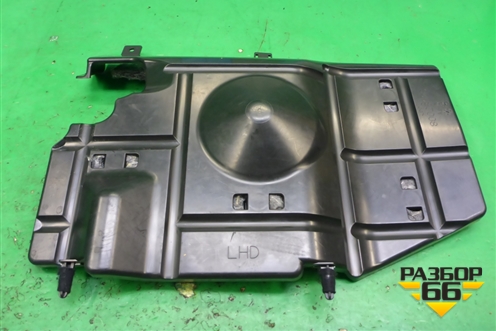 Накладка на торпедо (правая под бордачком) (8002B126) для Mitsubishi Outlander с 2012-2024г (Аутлендер)